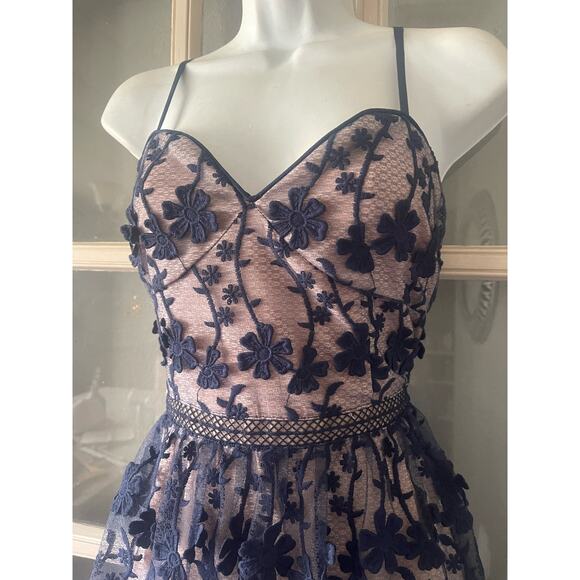 Endless Rose‎ Lace Dress - Picture 10 of 12